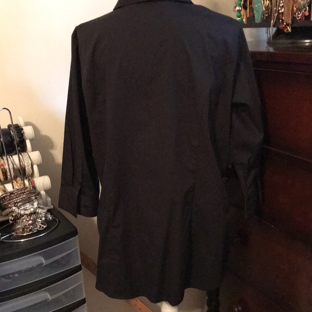 Lee Rider’s Black 3/4 sleeve blouse, XL. New w/o tags with vintage necklace - Picture 9 of 10